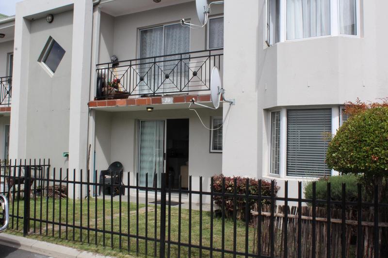 2 Bedroom Property for Sale in Goodwood Park Western Cape